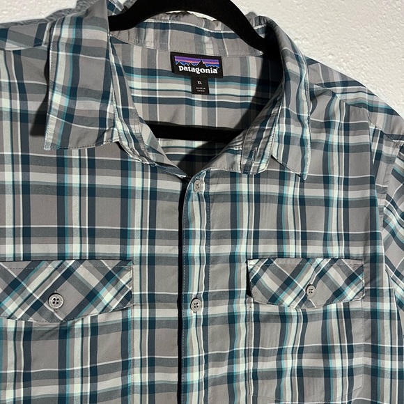 Patagonia Blue and White Casual Button Down Shirt - Picture 7 of 7